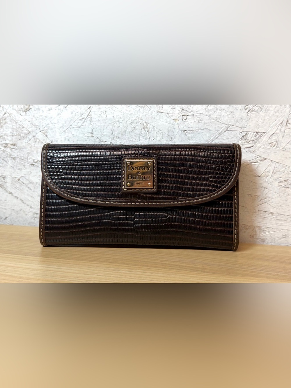 Dooney & Bourke Dark Brown Lizard-Embossed Leather Continental Clutch Wallet